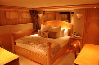 MAJOR WAGER - Guest Stateroom